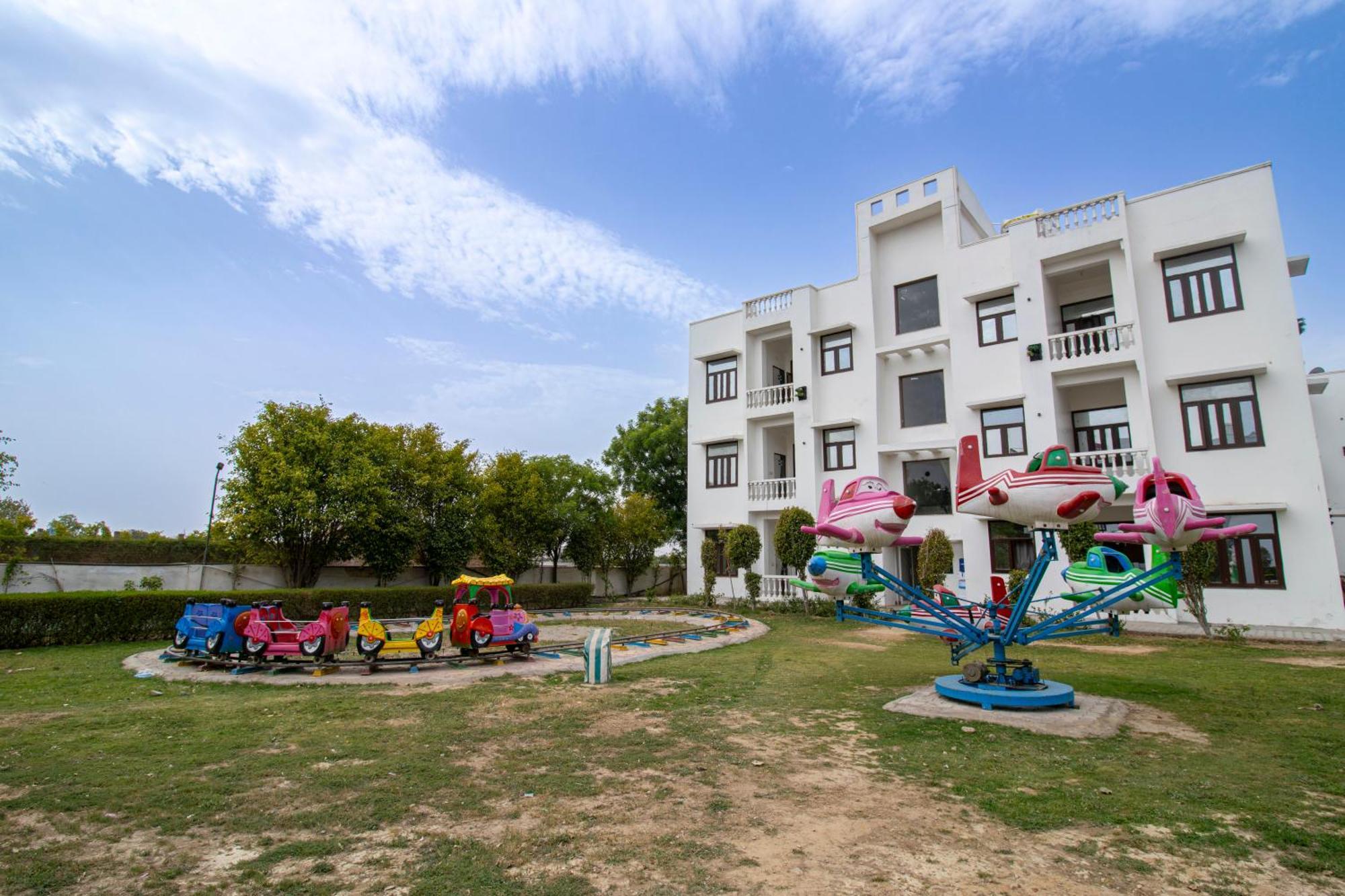 Elegance Resort Vrindavan Exterior photo