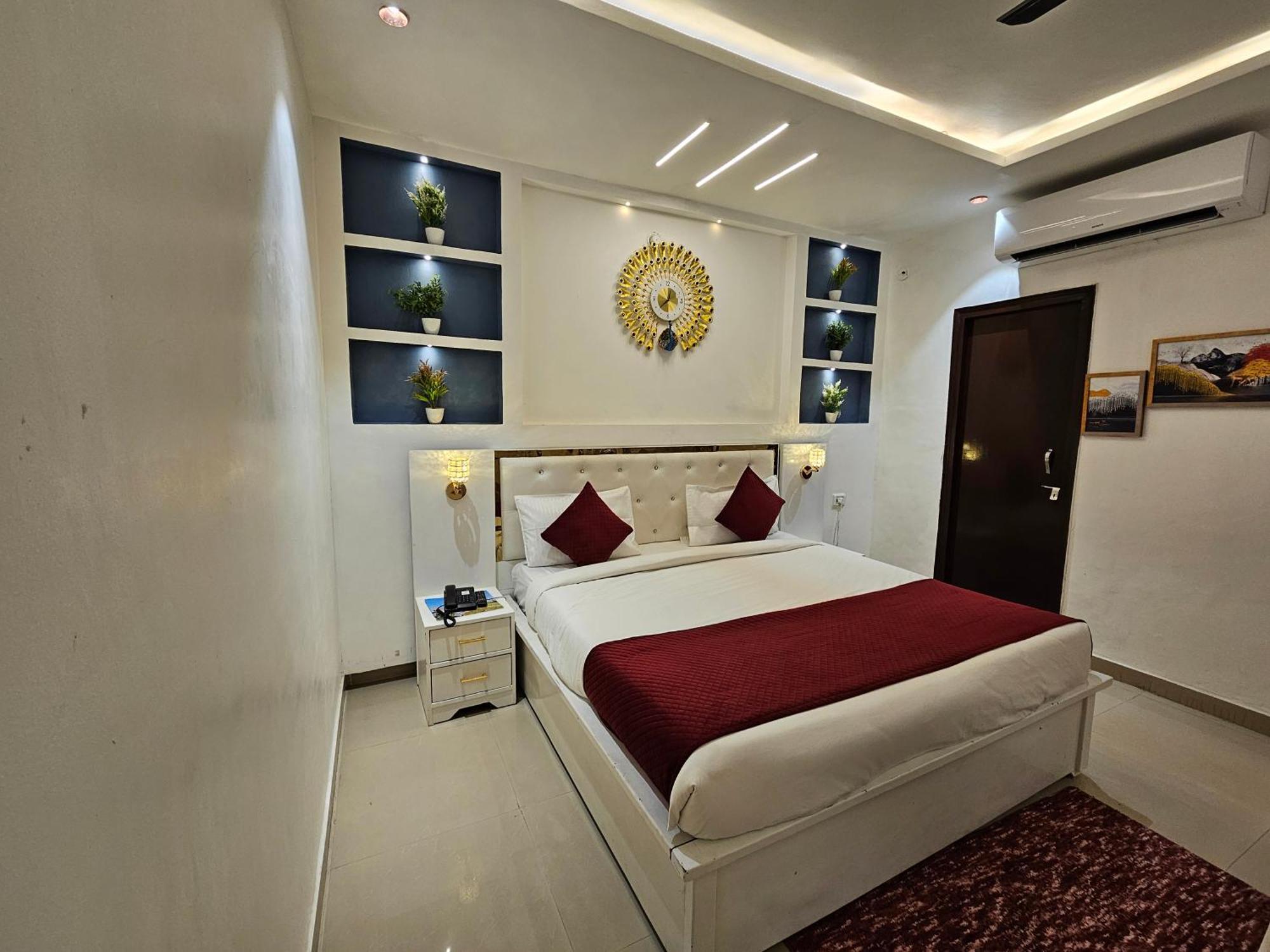 Elegance Resort Vrindavan Exterior photo