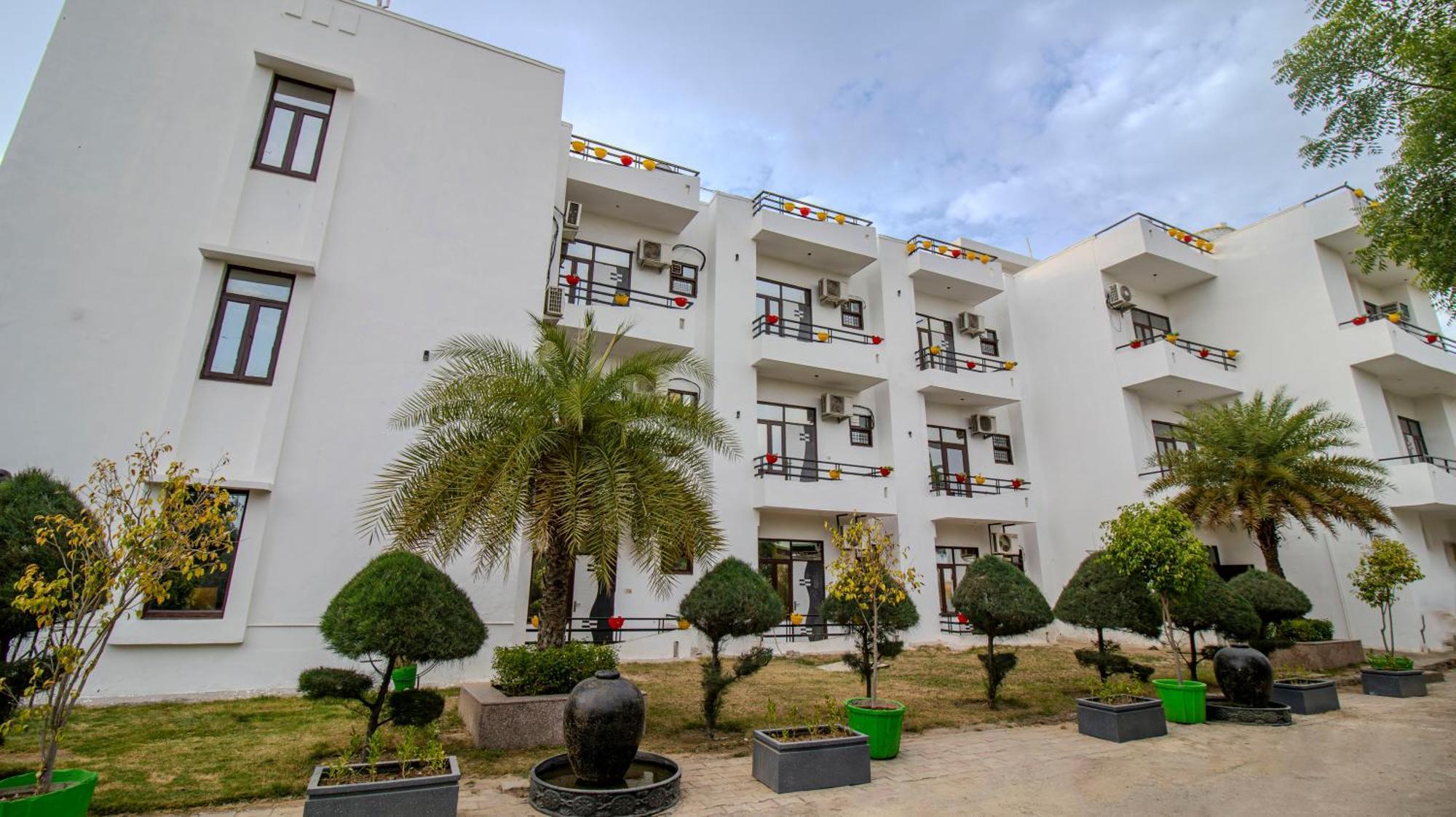Elegance Resort Vrindavan Exterior photo