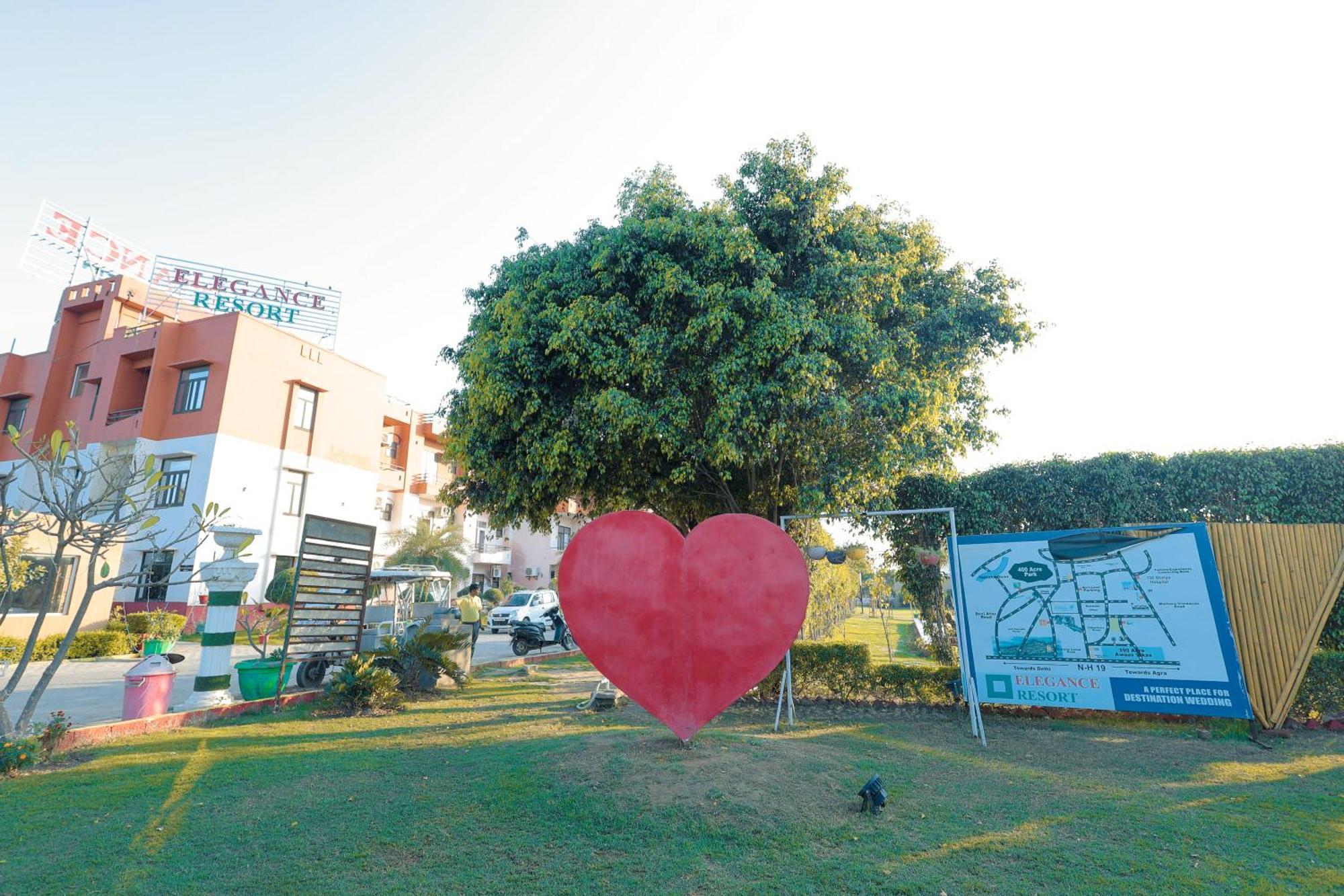 Elegance Resort Vrindavan Exterior photo
